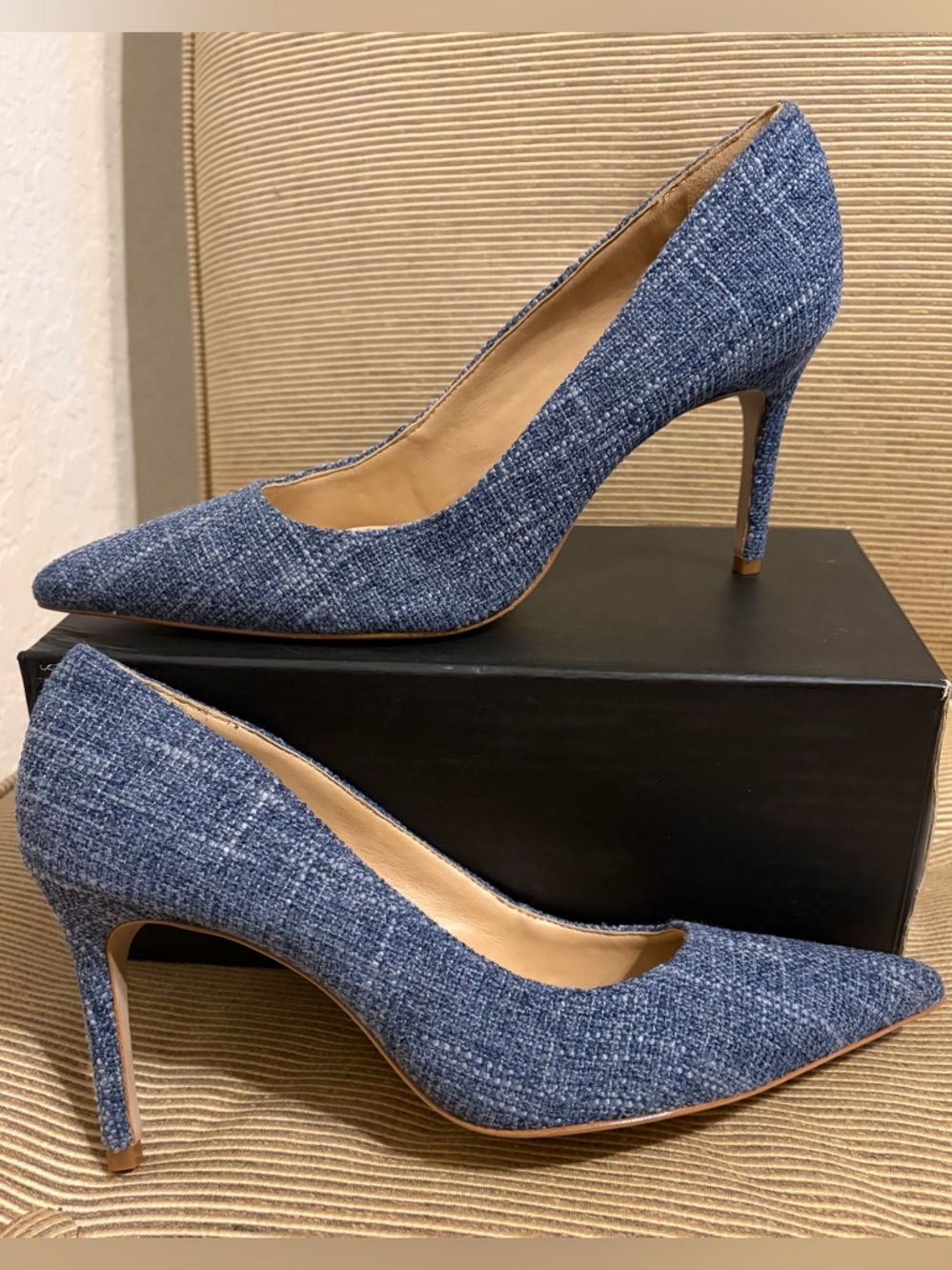 NWT SCHUTZ Lou Stiletto Pump in Azul/Fine Linen Jeans - Size 7.5